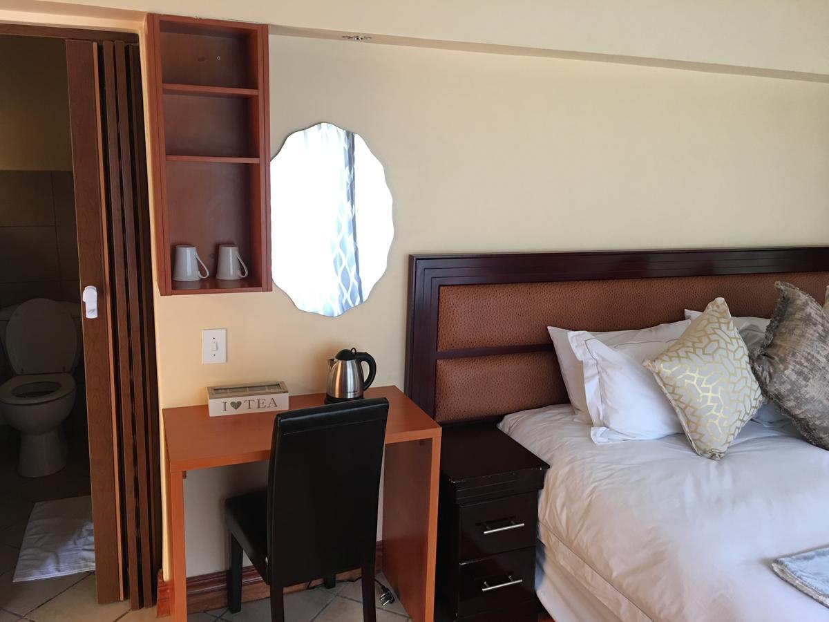 Riverton Manor Centurion Esterno foto