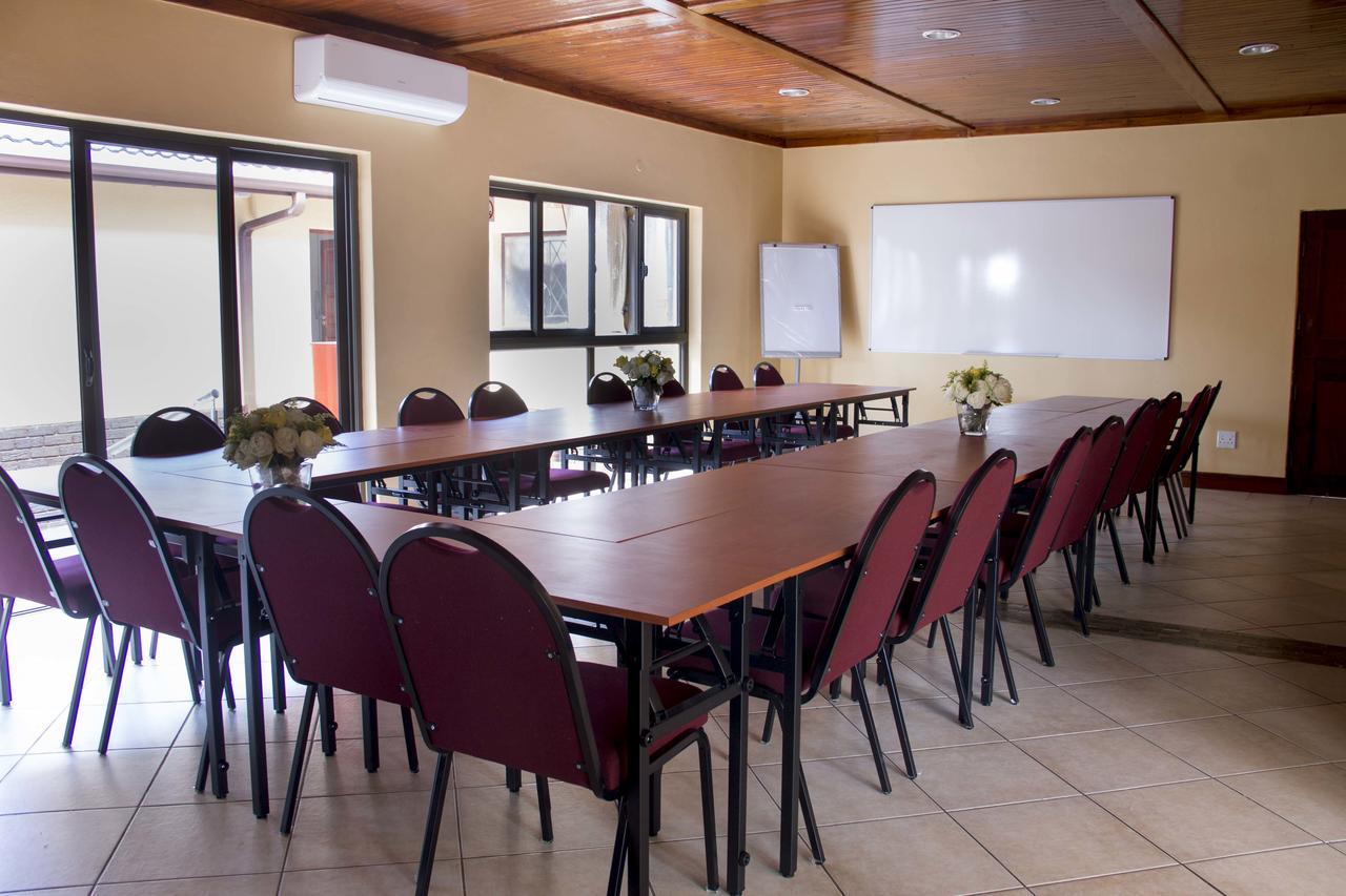 Riverton Manor Centurion Esterno foto
