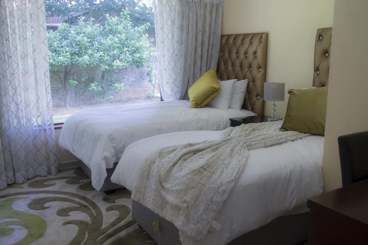 Riverton Manor Centurion Esterno foto