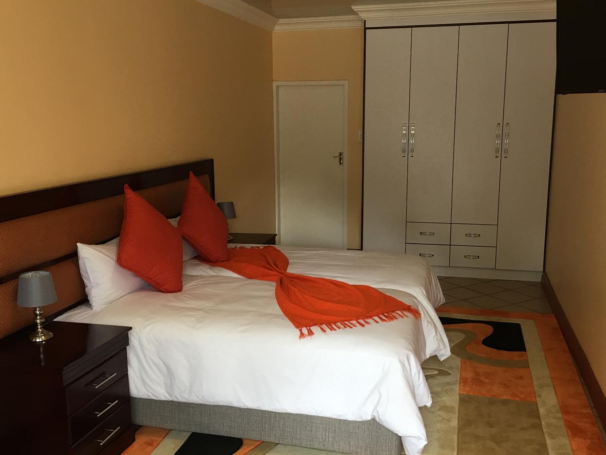 Riverton Manor Centurion Esterno foto