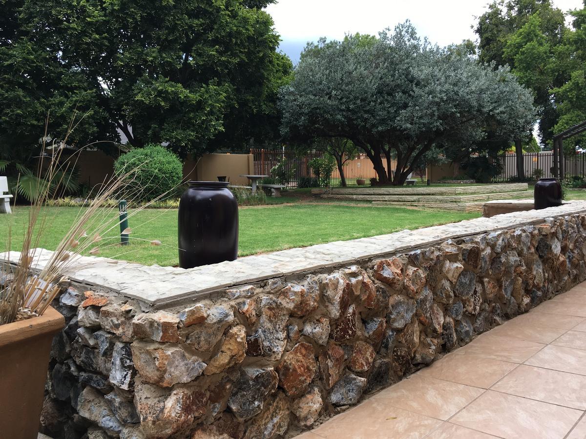Riverton Manor Centurion Esterno foto
