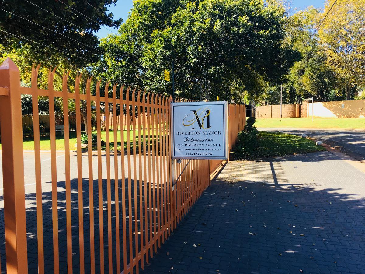 Riverton Manor Centurion Esterno foto