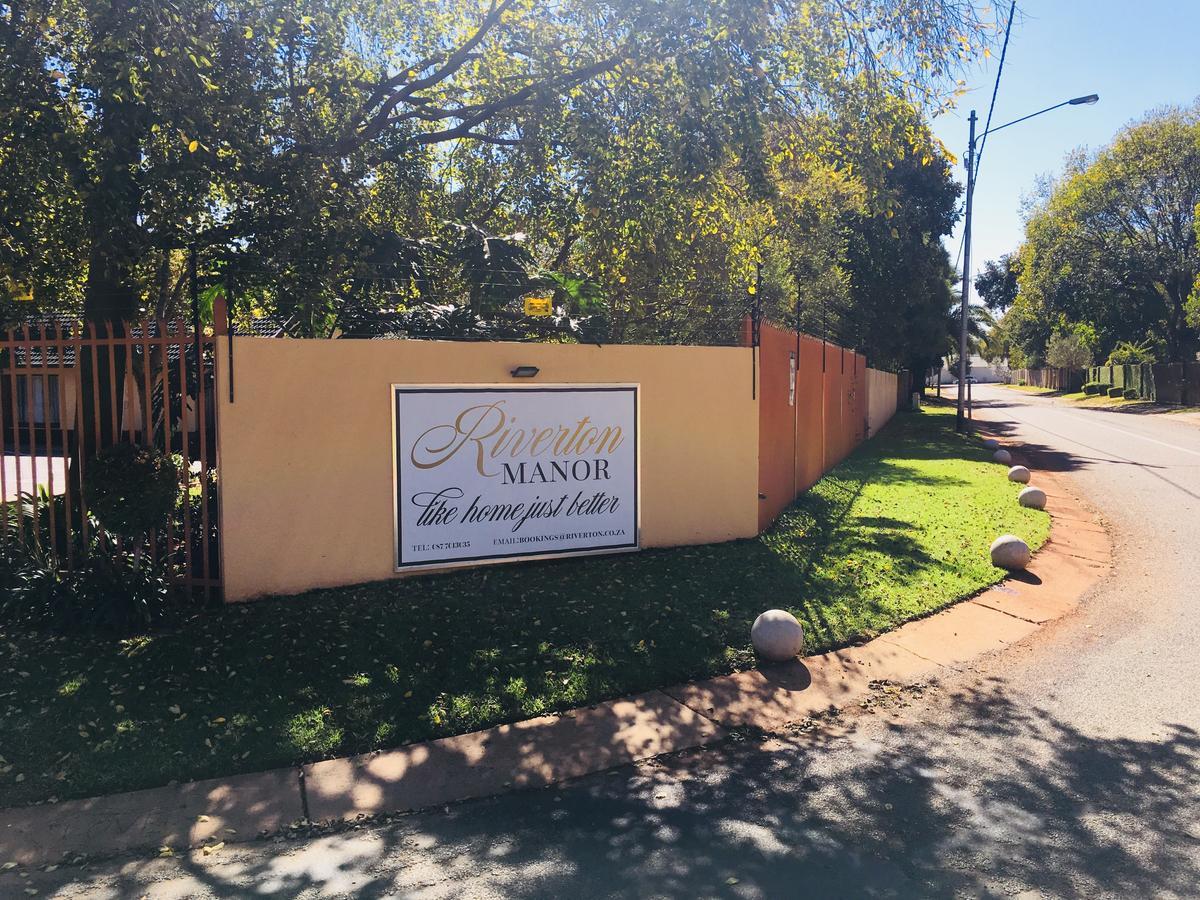 Riverton Manor Centurion Esterno foto