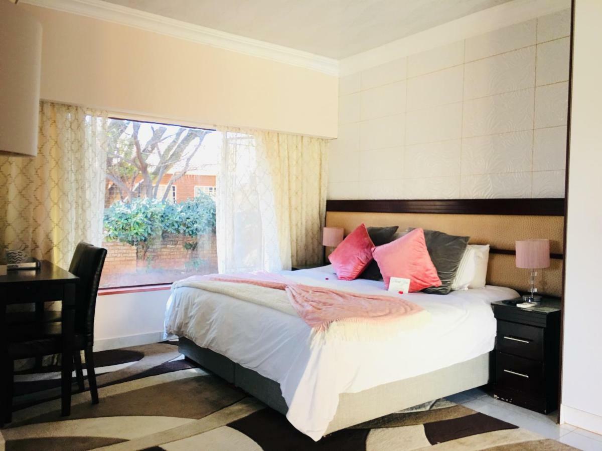 Riverton Manor Centurion Esterno foto
