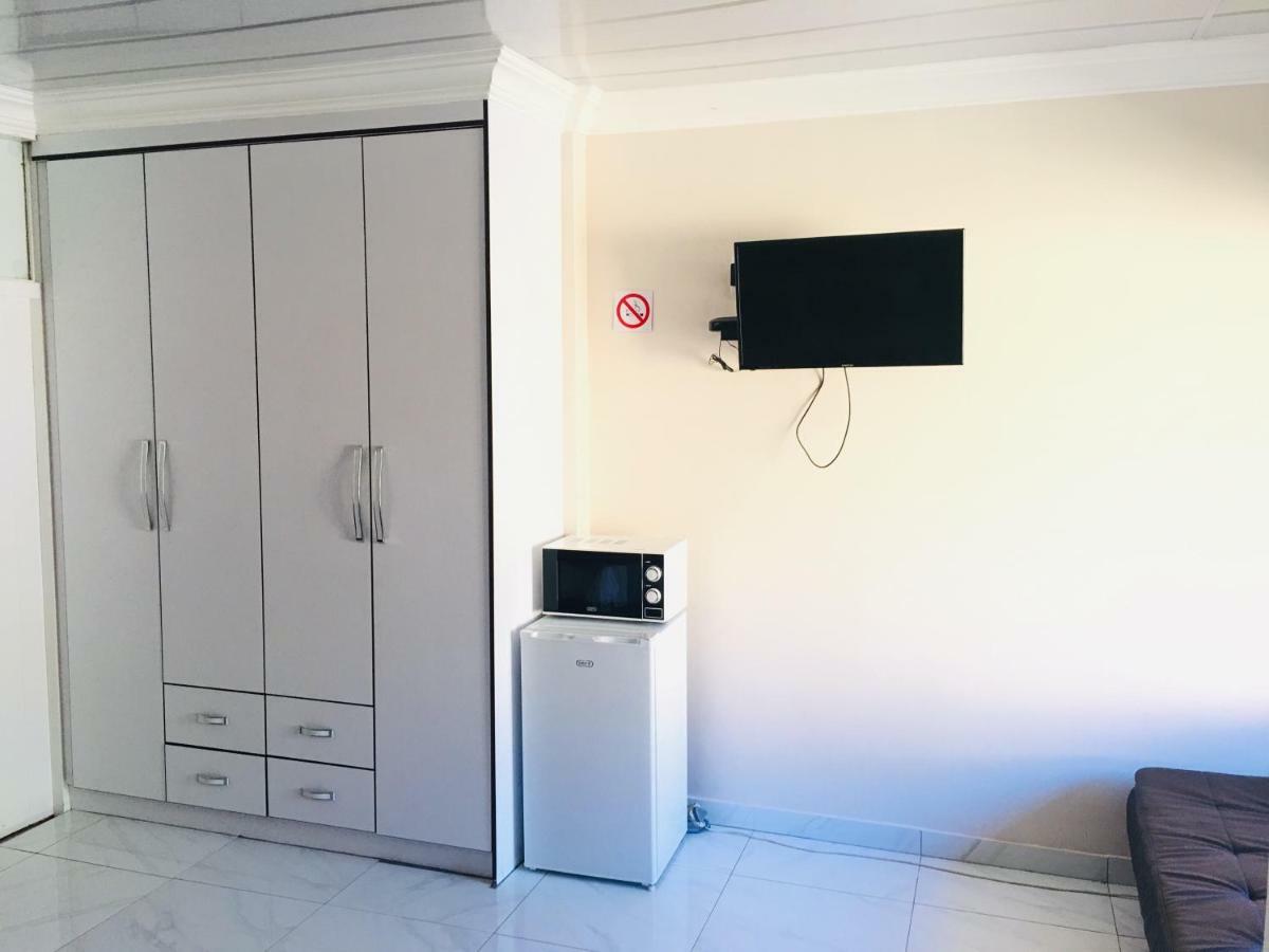 Riverton Manor Centurion Esterno foto